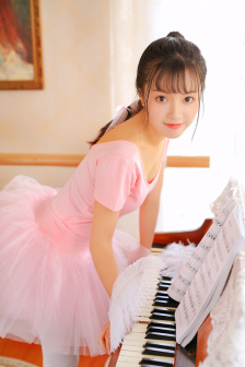 《年轻女教师