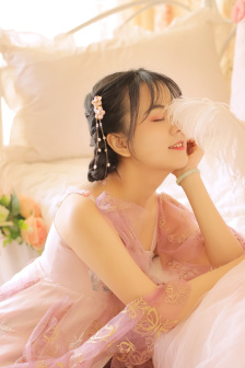 西班牙女佣